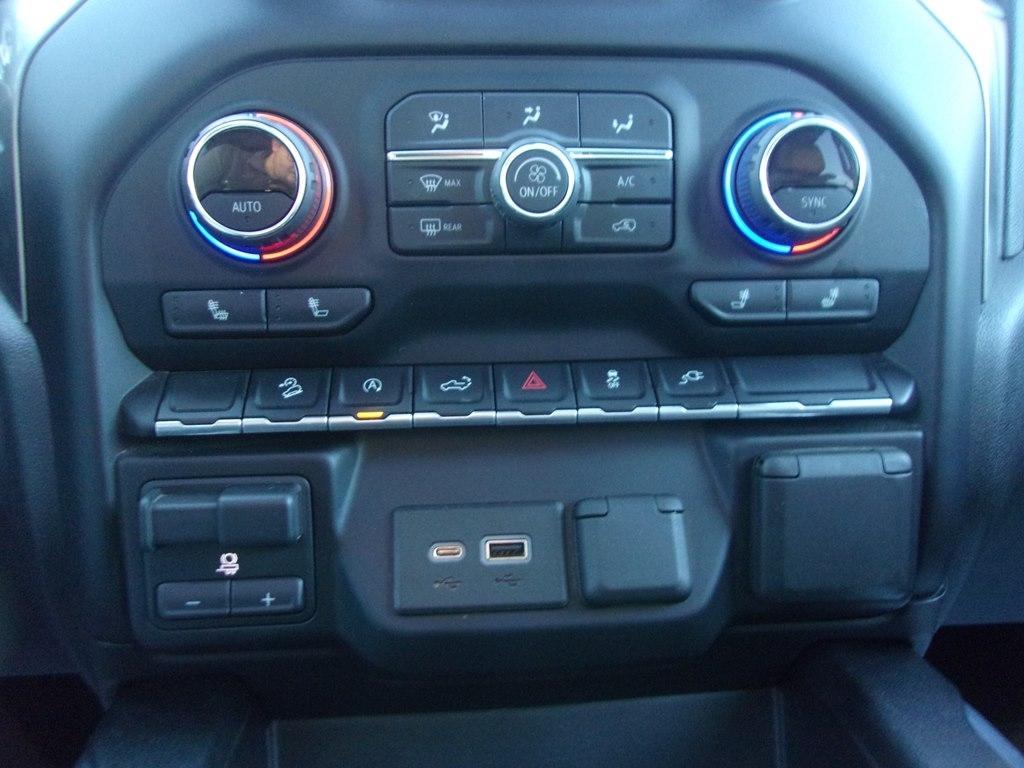 Chevrolet Silverado 1500 4WD Crew Cab 147" RST 2021