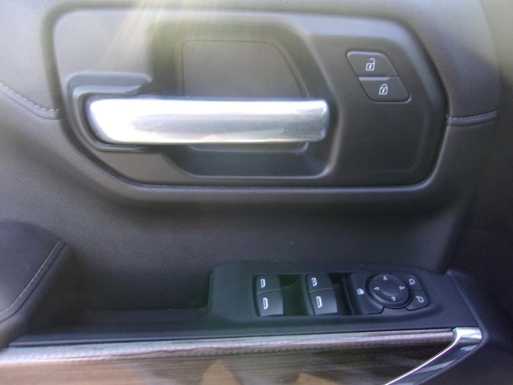 Chevrolet Silverado 1500 4WD Crew Cab 147" RST 2021