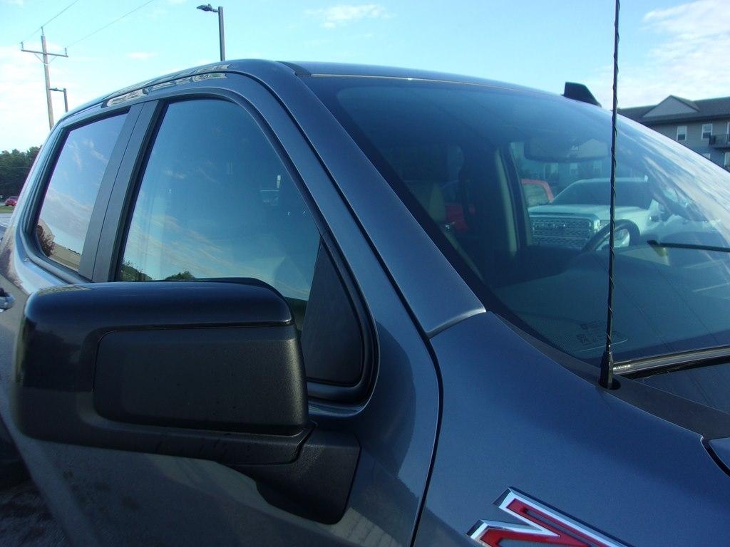 Chevrolet Silverado 1500 4WD Crew Cab 147" RST 2021
