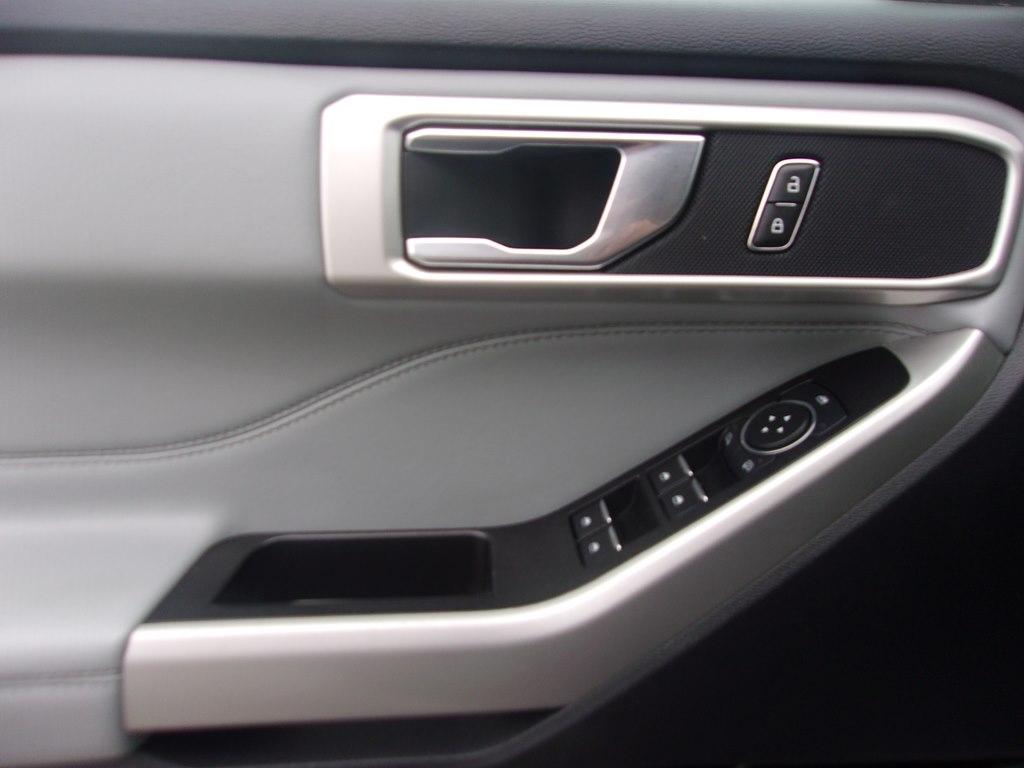 Ford Explorer XLT 4WD 2022