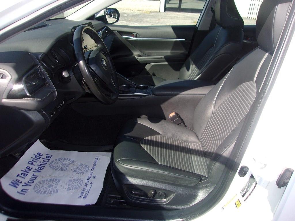 Toyota Camry SE Auto (Natl) 2024
