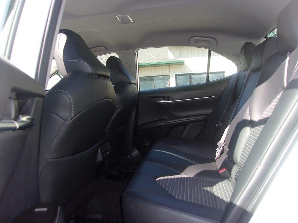 Toyota Camry SE Auto (Natl) 2024