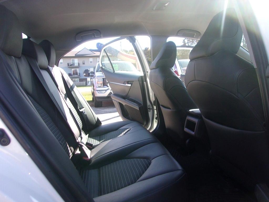 Toyota Camry SE Auto (Natl) 2024