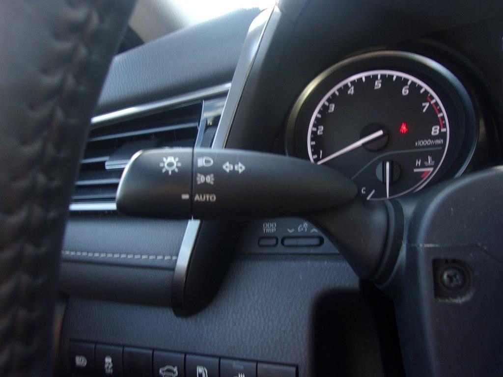 Toyota Camry SE Auto (Natl) 2024