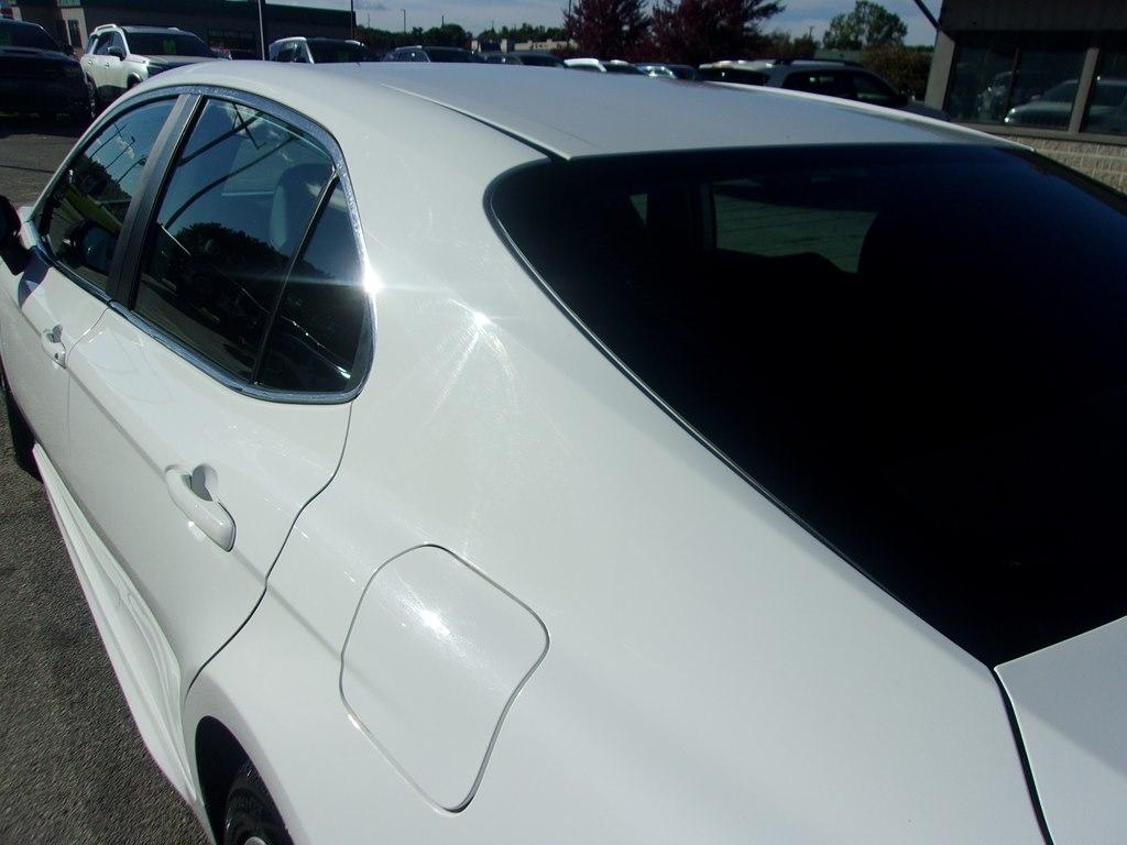 Toyota Camry SE Auto (Natl) 2024