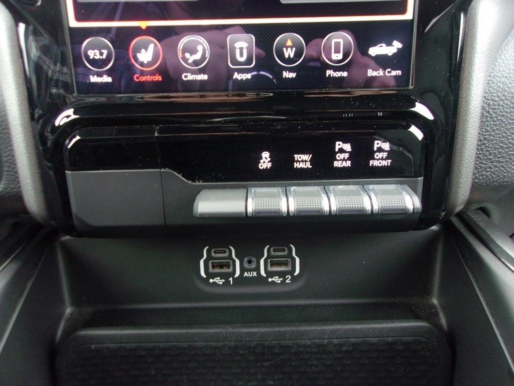 RAM 1500 Rebel 4x4 Crew Cab 5'7" Box 2020