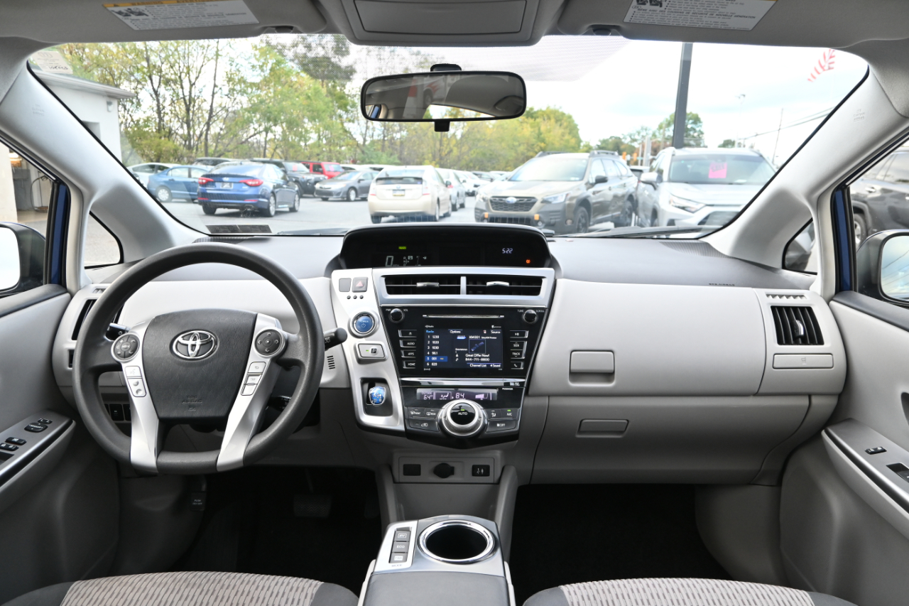 Toyota Prius V Three 2017 Toyota Prius V Three 2017