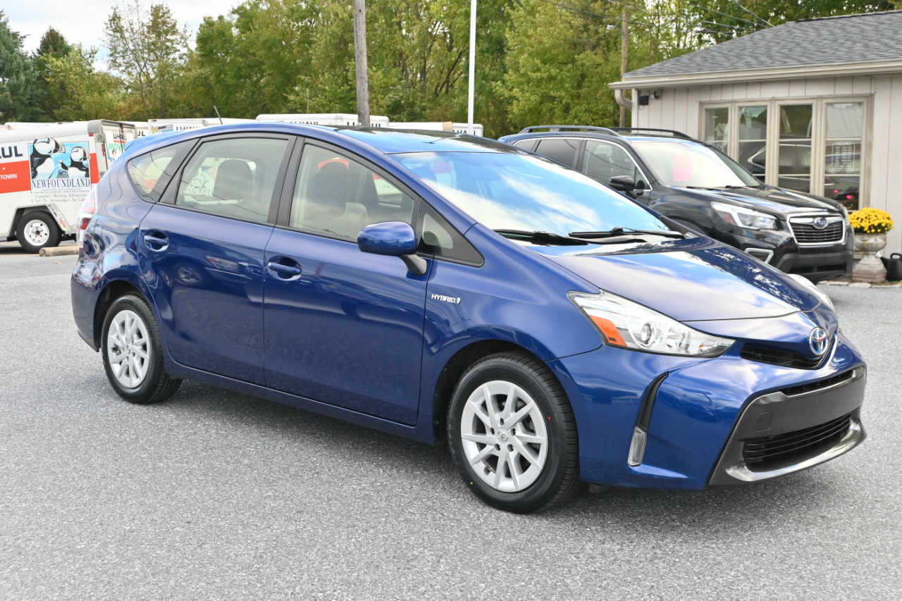 Toyota Prius V Three 2017 Toyota Prius V Three 2017