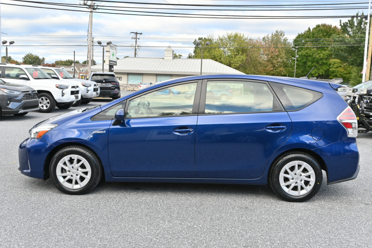 Toyota Prius V Three 2017 Toyota Prius V Three 2017