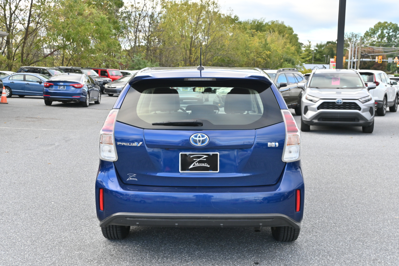 Toyota Prius V Three 2017 Toyota Prius V Three 2017
