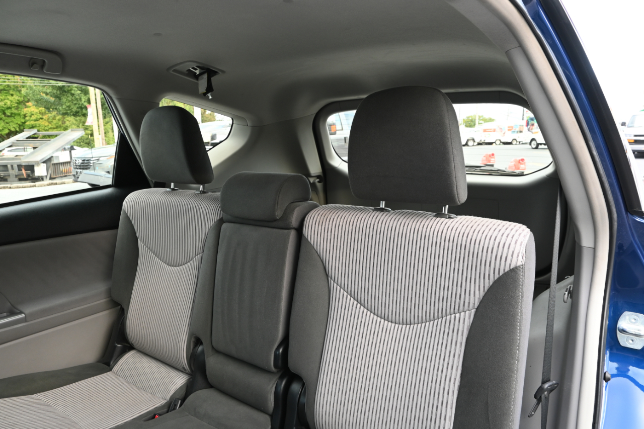 Toyota Prius V Three 2017 Toyota Prius V Three 2017