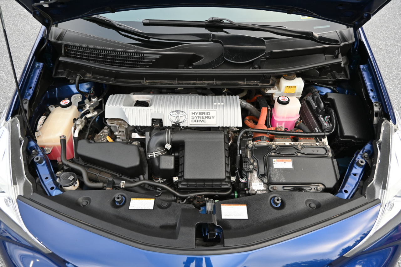 Toyota Prius V Three 2017 Toyota Prius V Three 2017