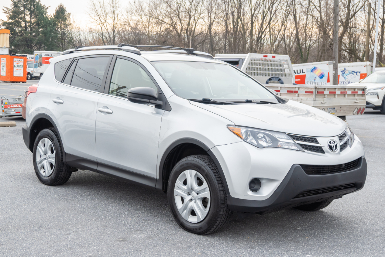 Toyota RAV4 AWD 4dr LE (Natl) 2015