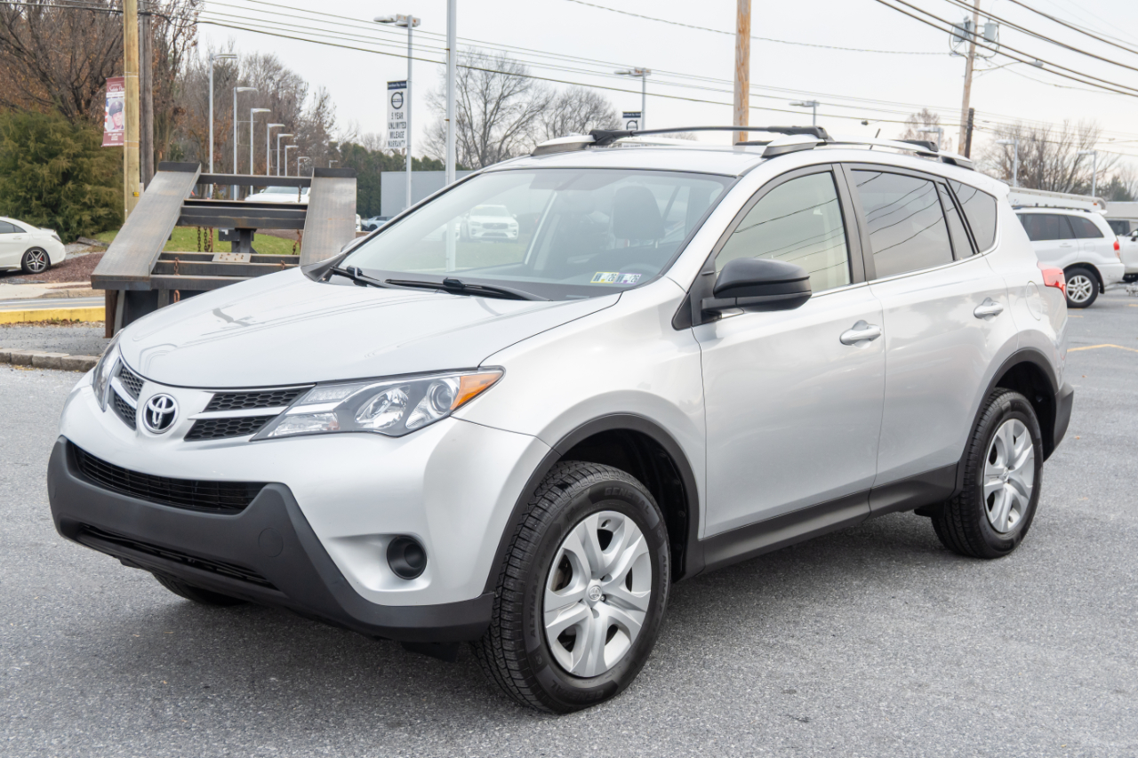 Toyota RAV4 AWD 4dr LE (Natl) 2015