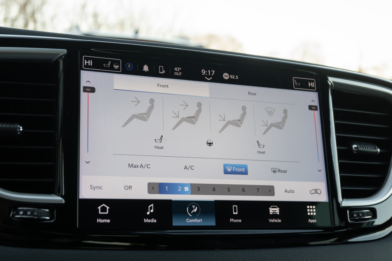 Chrysler Pacifica Touring L FWD 2024