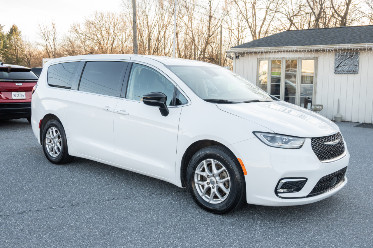 Chrysler Pacifica Touring L FWD 2024