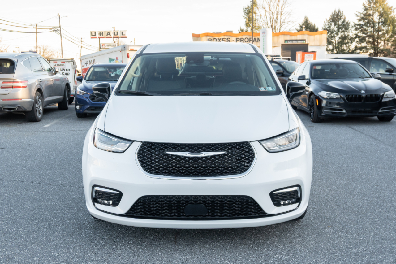 Chrysler Pacifica Touring L FWD 2024