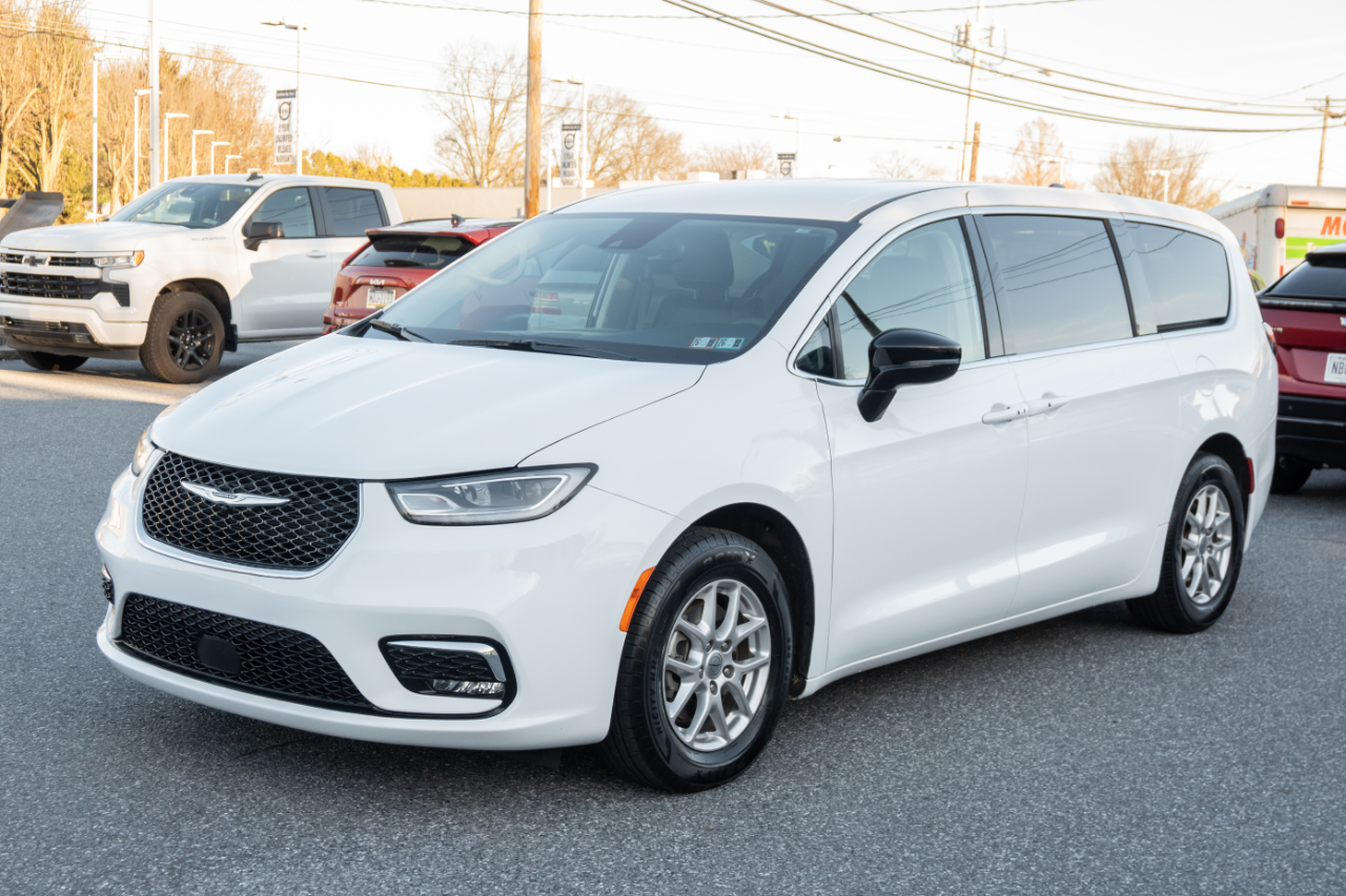 Chrysler Pacifica Touring L FWD 2024