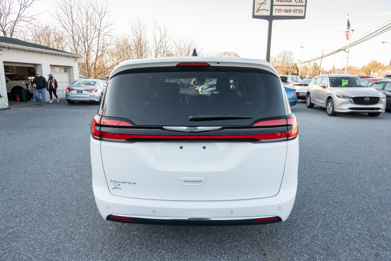 Chrysler Pacifica Touring L FWD 2024