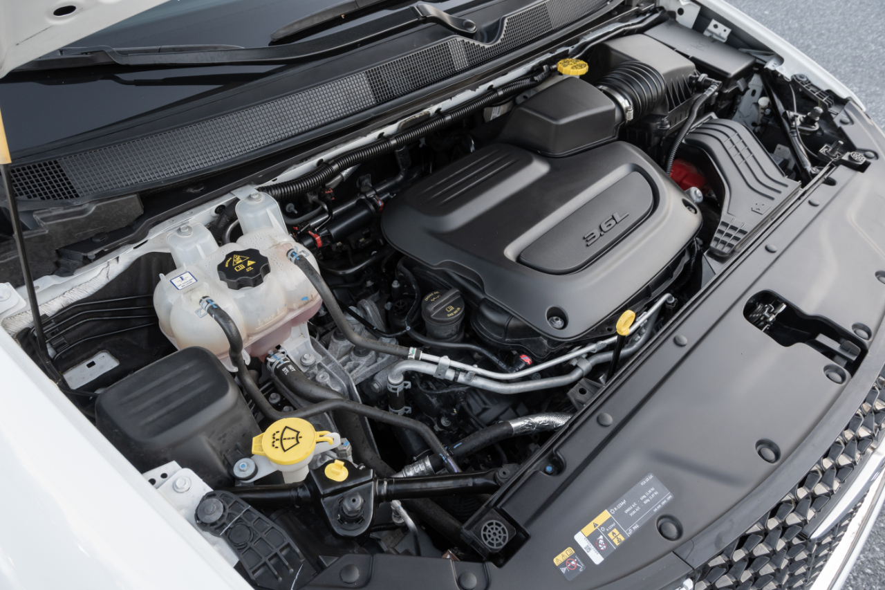 Chrysler Pacifica Touring L FWD 2024