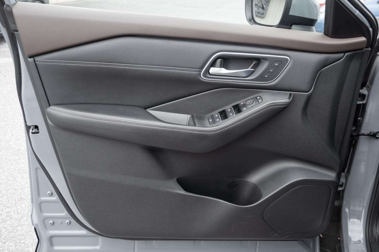 Nissan Rogue AWD Platinum 2023