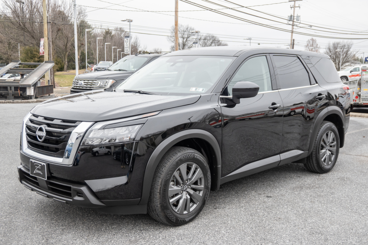 Nissan Pathfinder S 4WD 2024