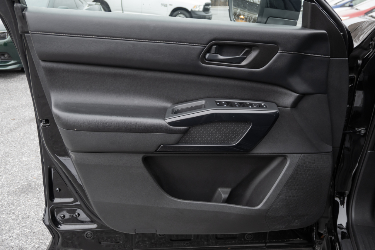 Nissan Pathfinder S 4WD 2024