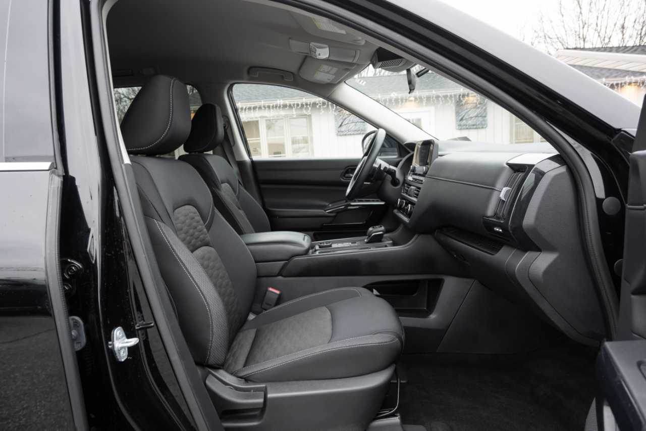 Nissan Pathfinder S 4WD 2024