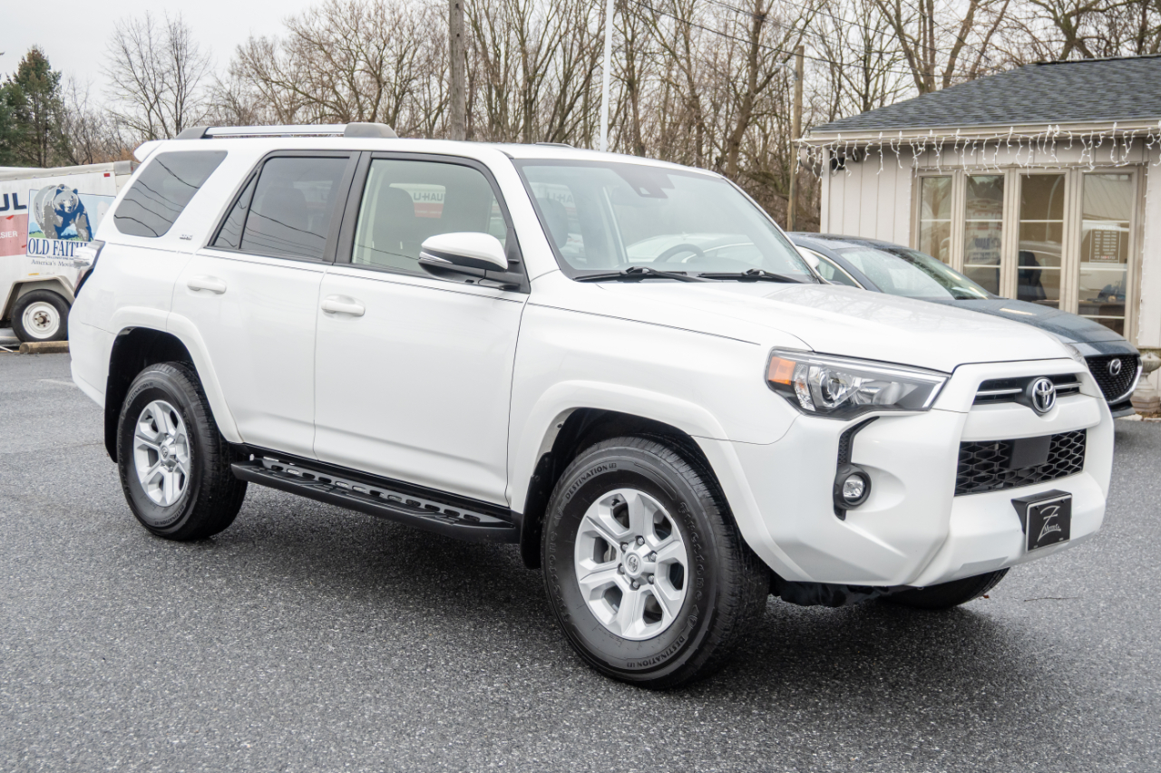 Toyota 4Runner SR5 Premium 2WD (Natl) 2022