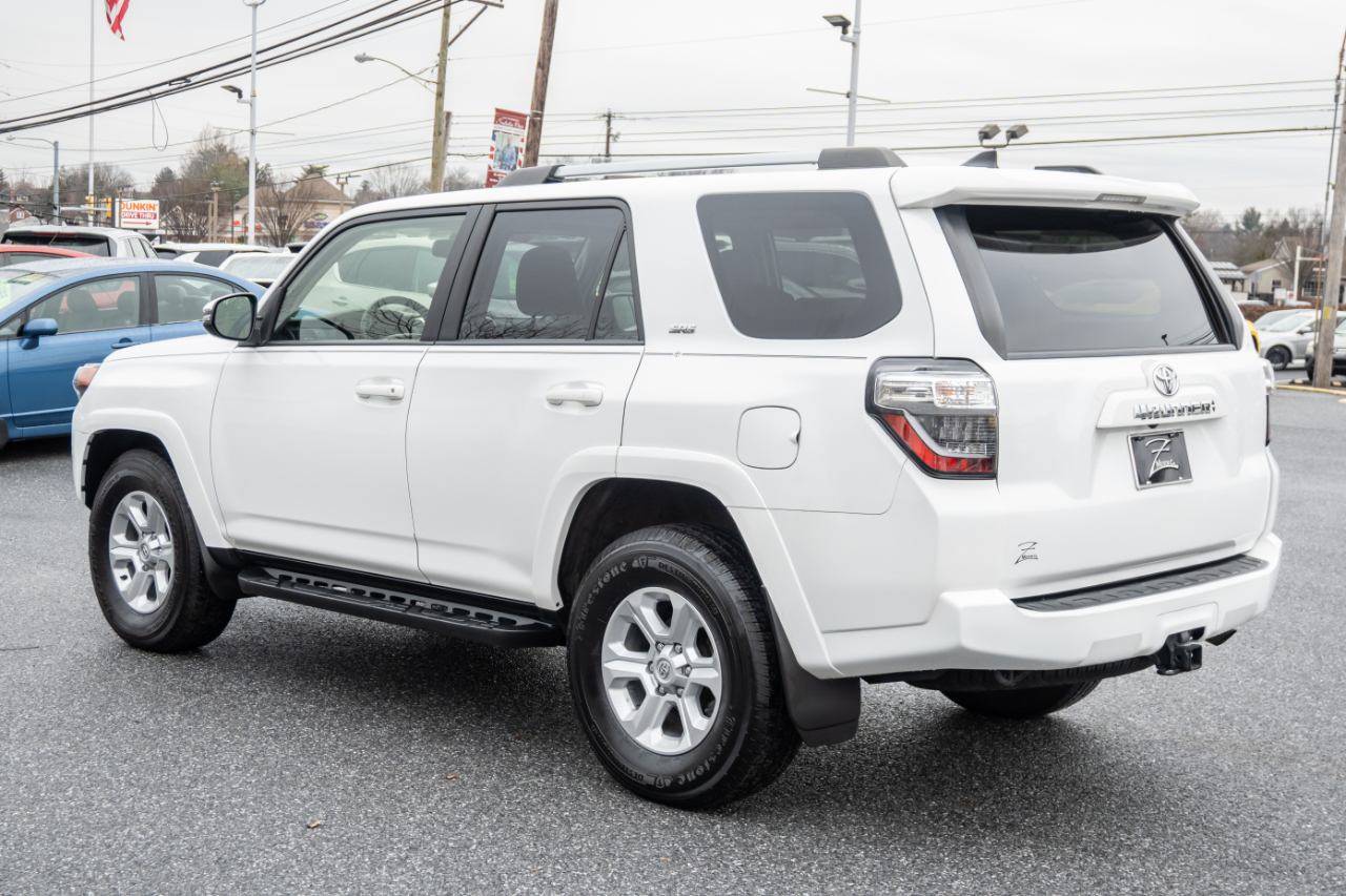 Toyota 4Runner SR5 Premium 2WD (Natl) 2022