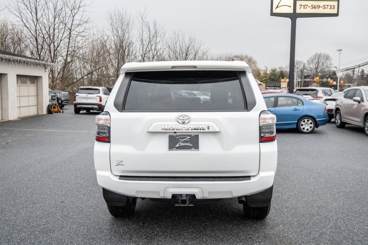 Toyota 4Runner SR5 Premium 2WD (Natl) 2022