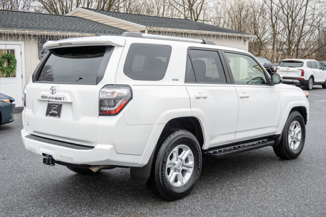 Toyota 4Runner SR5 Premium 2WD (Natl) 2022