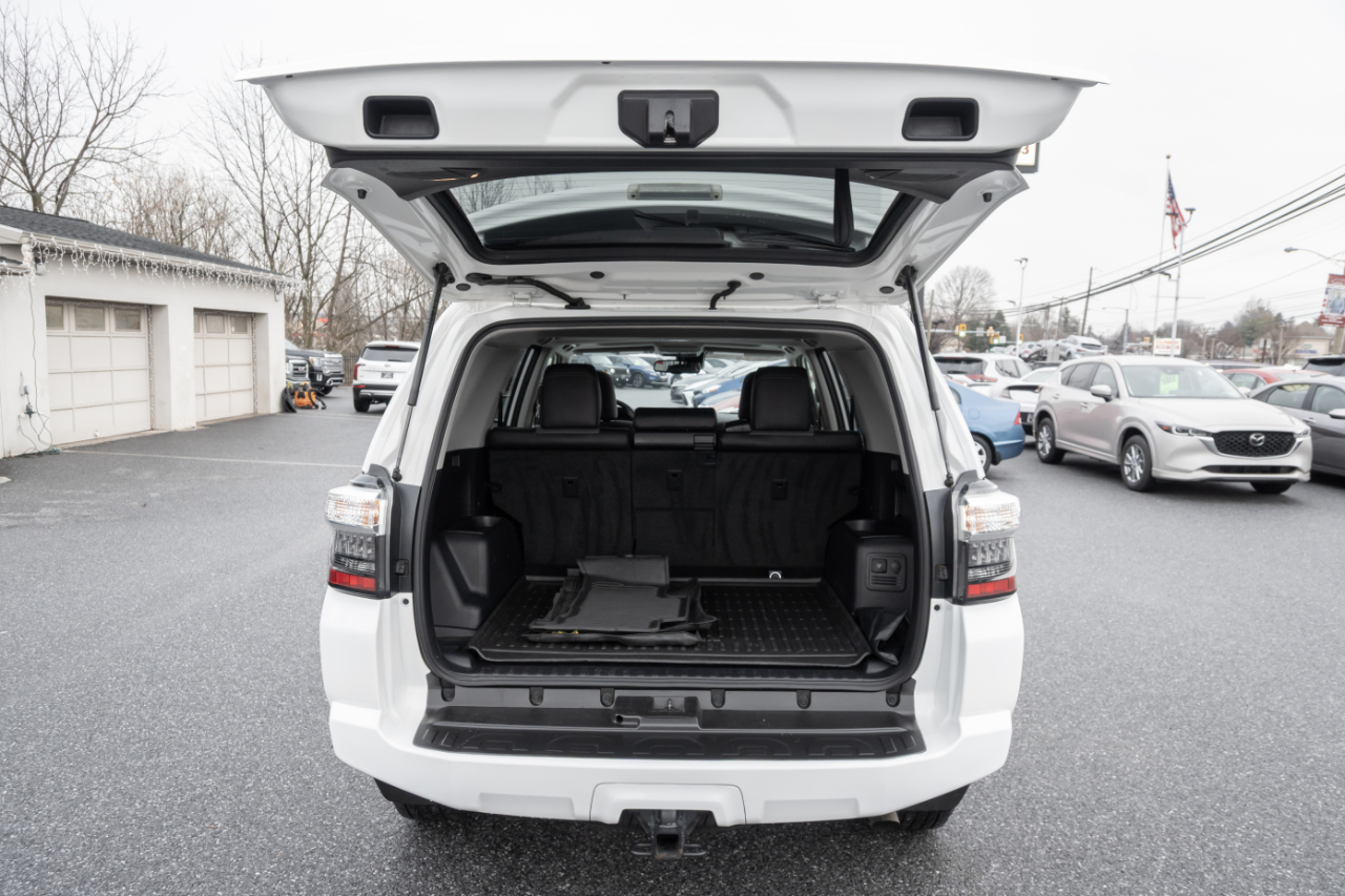 Toyota 4Runner SR5 Premium 2WD (Natl) 2022