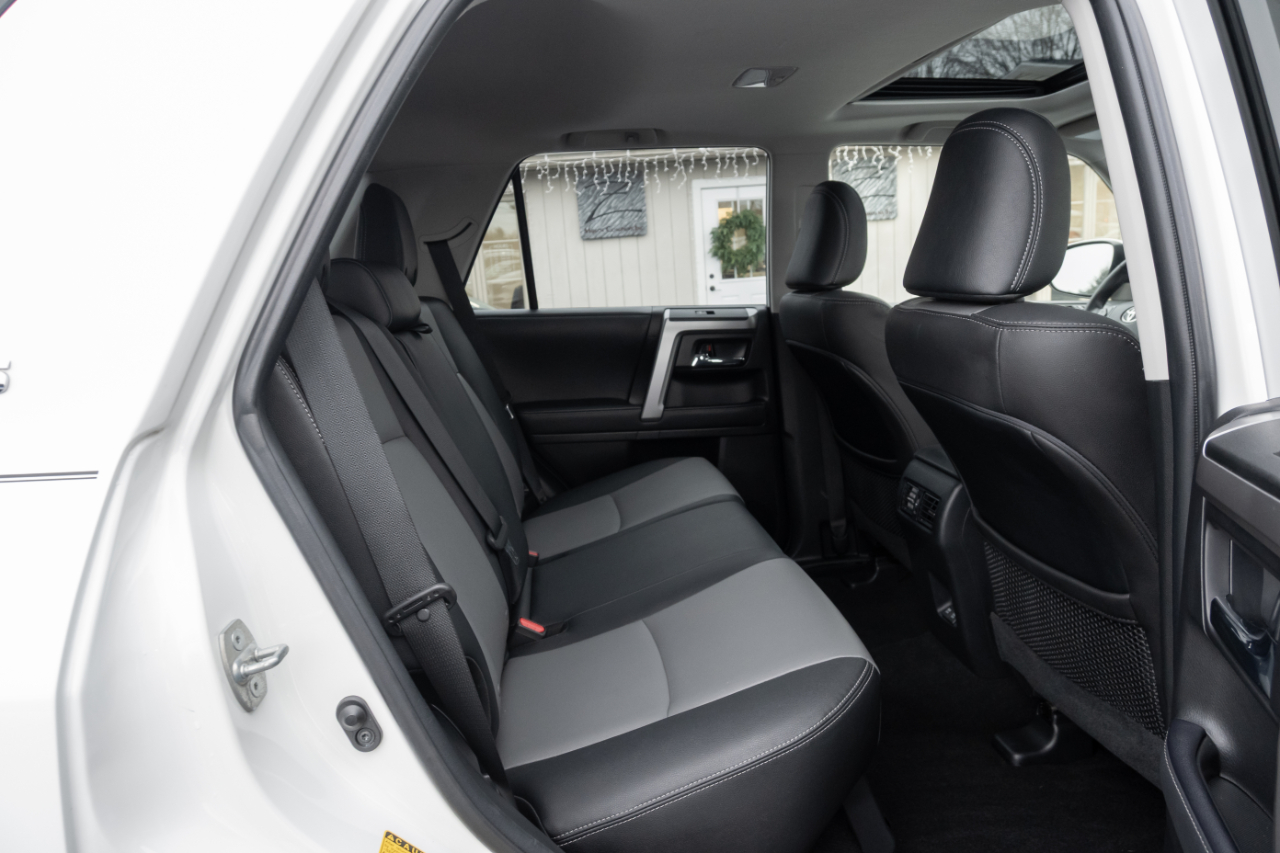 Toyota 4Runner SR5 Premium 2WD (Natl) 2022