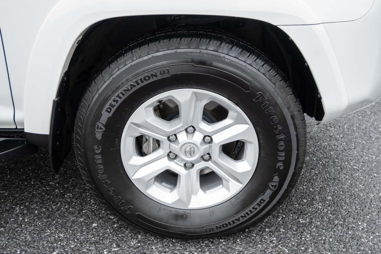 Toyota 4Runner SR5 Premium 2WD (Natl) 2022