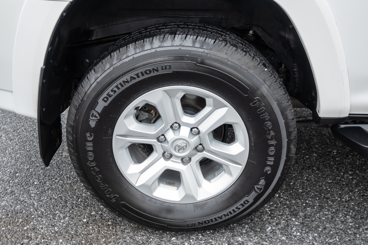 Toyota 4Runner SR5 Premium 2WD (Natl) 2022