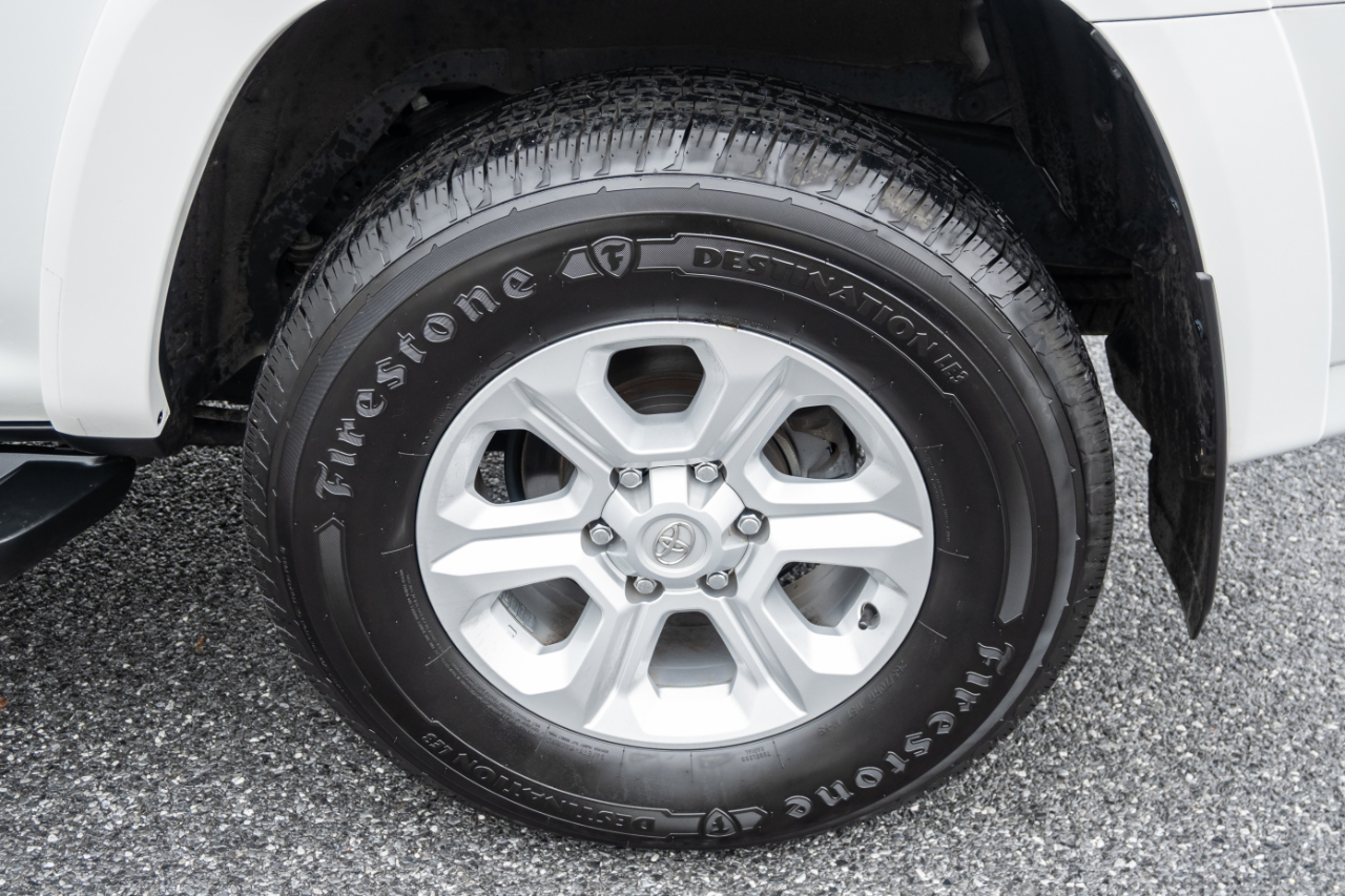 Toyota 4Runner SR5 Premium 2WD (Natl) 2022