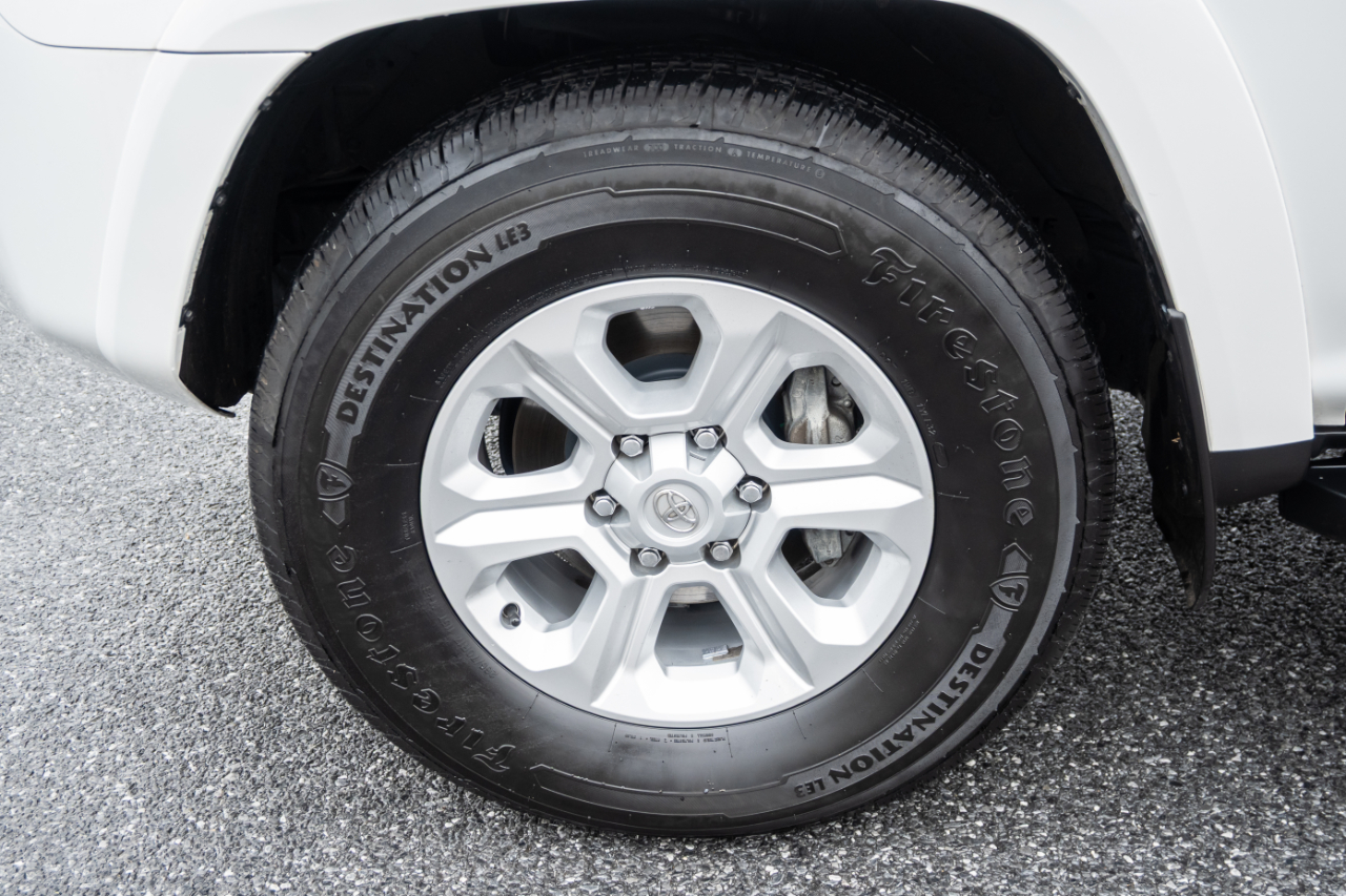 Toyota 4Runner SR5 Premium 2WD (Natl) 2022