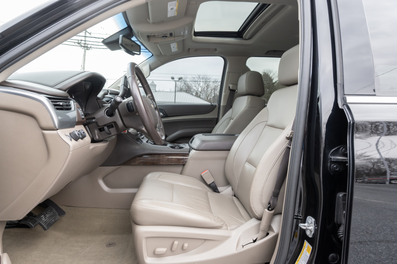 Chevrolet Suburban 4WD 4dr 1500 LT 2018