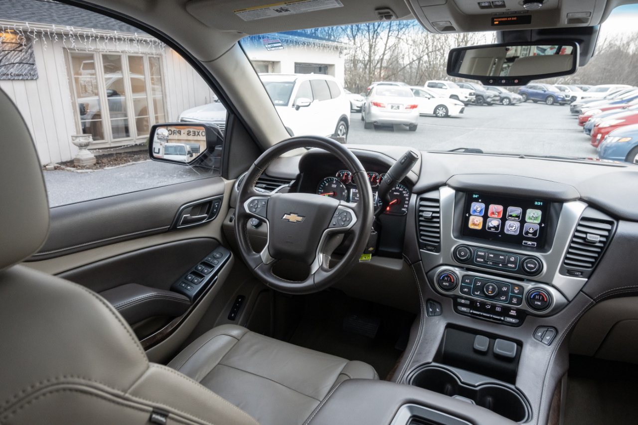 Chevrolet Suburban 4WD 4dr 1500 LT 2018