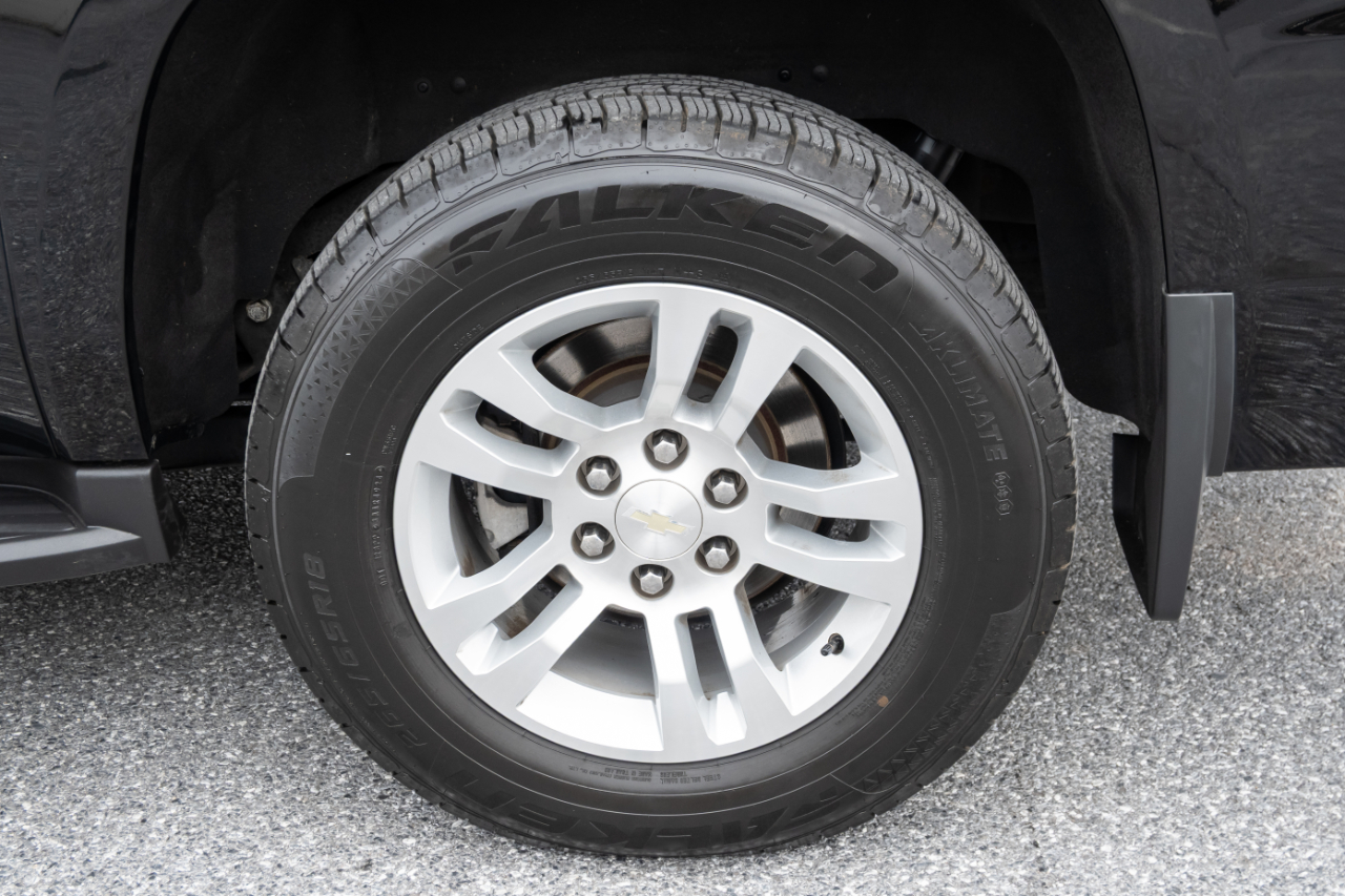 Chevrolet Suburban 4WD 4dr 1500 LT 2018