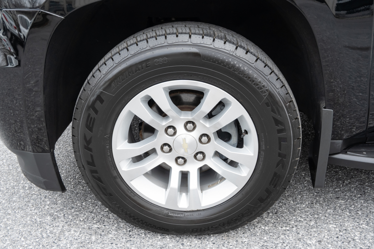 Chevrolet Suburban 4WD 4dr 1500 LT 2018
