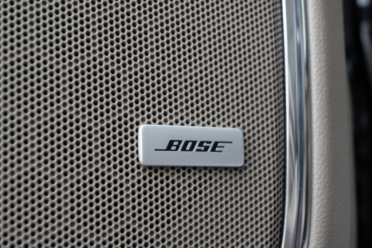 Chevrolet Suburban 4WD 4dr 1500 LT 2018