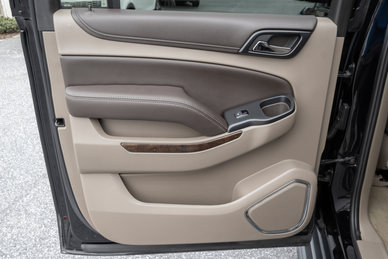 Chevrolet Suburban 4WD 4dr 1500 LT 2018