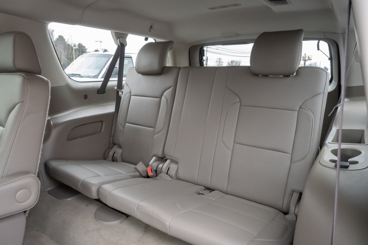 Chevrolet Suburban 4WD 4dr 1500 LT 2018