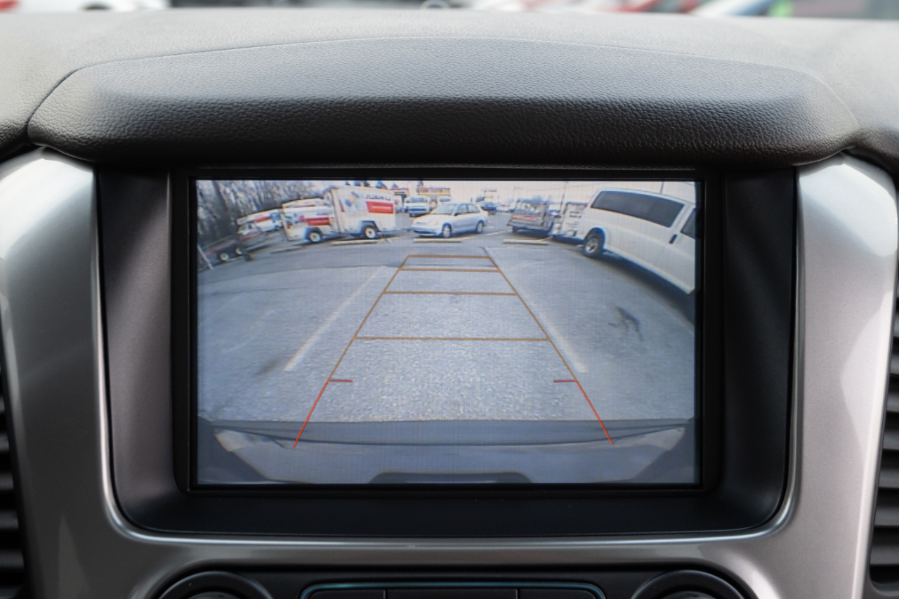 Chevrolet Suburban 4WD 4dr 1500 LT 2018