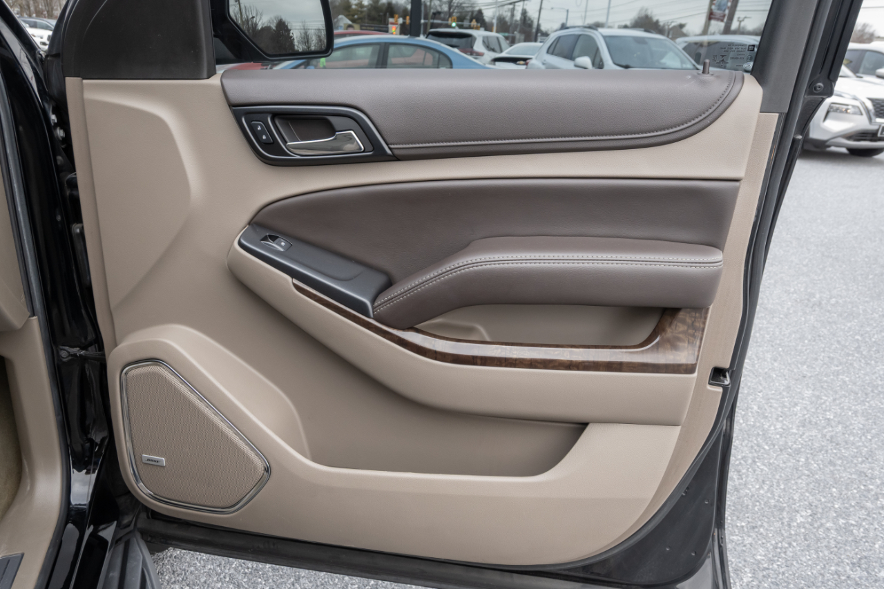 Chevrolet Suburban 4WD 4dr 1500 LT 2018