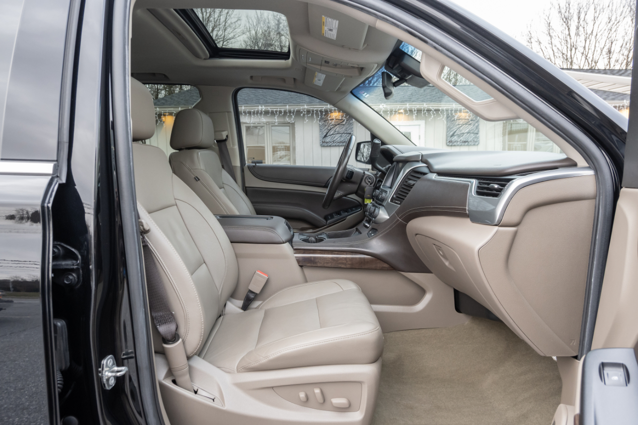 Chevrolet Suburban 4WD 4dr 1500 LT 2018