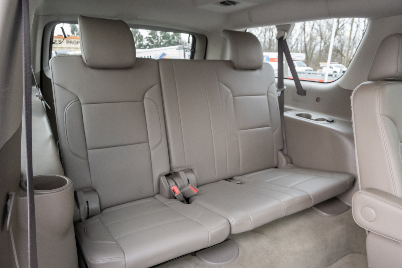 Chevrolet Suburban 4WD 4dr 1500 LT 2018