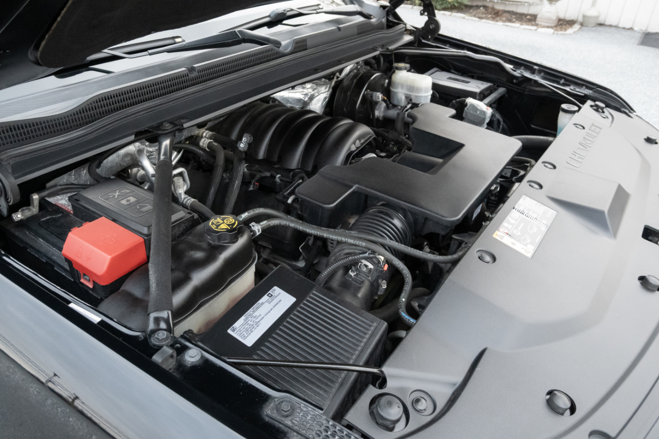 Chevrolet Suburban 4WD 4dr 1500 LT 2018